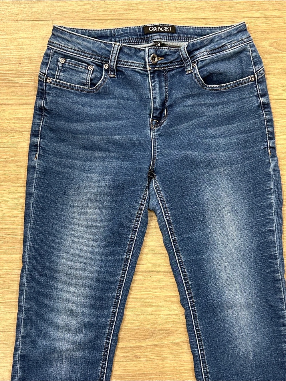 Grace in LA Skinny Jeans - Picture 2 of 8